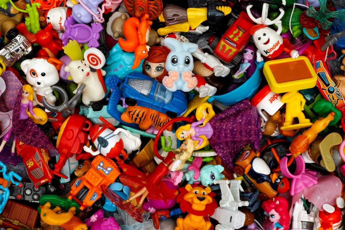 Каждая вторая игрушка куплена в интернете - опасна для детей