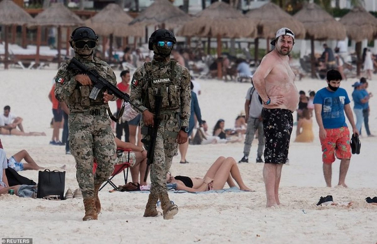 Армія, введена на популярний курорт, щоб захистити туристів, налякавши їх