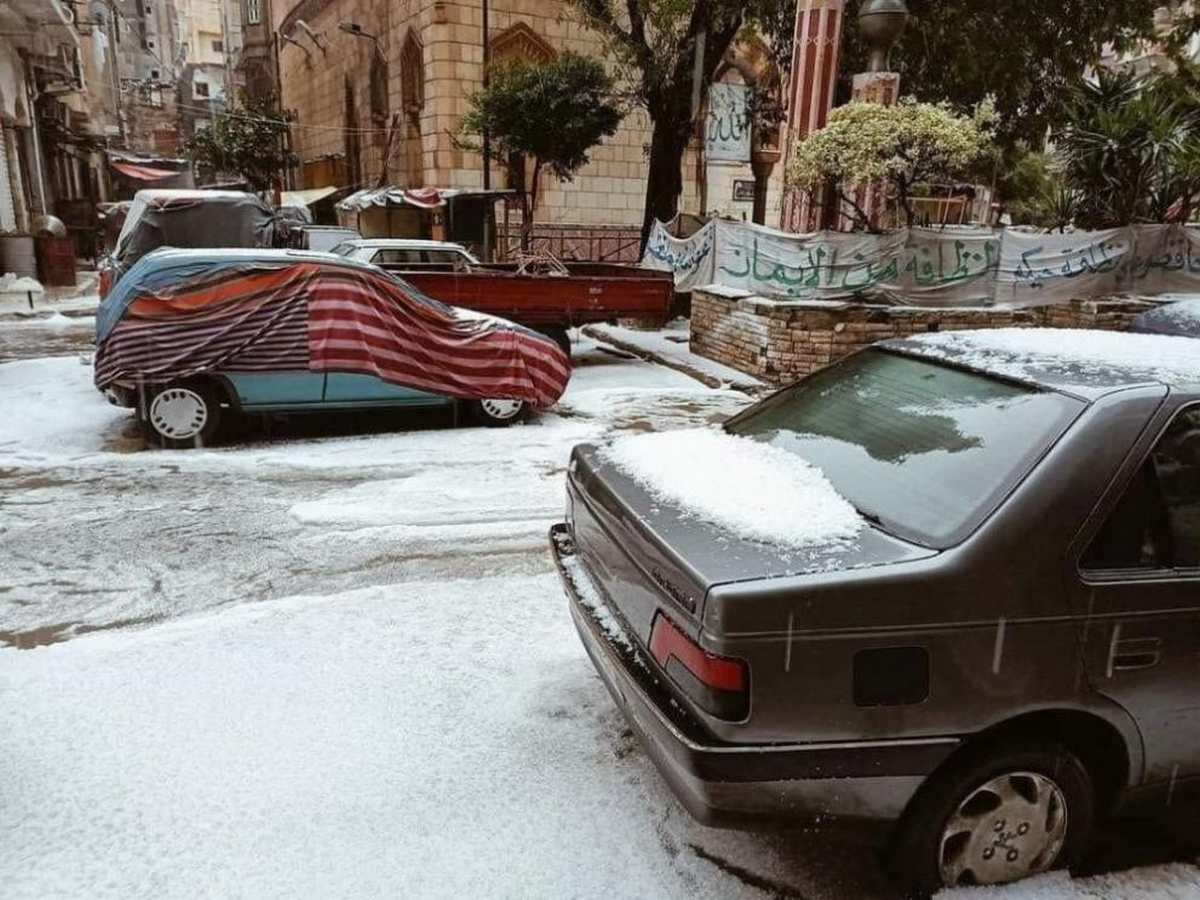 Рідкісна аномалія: сніг накрив місто у Єгипті (ФОТО)
