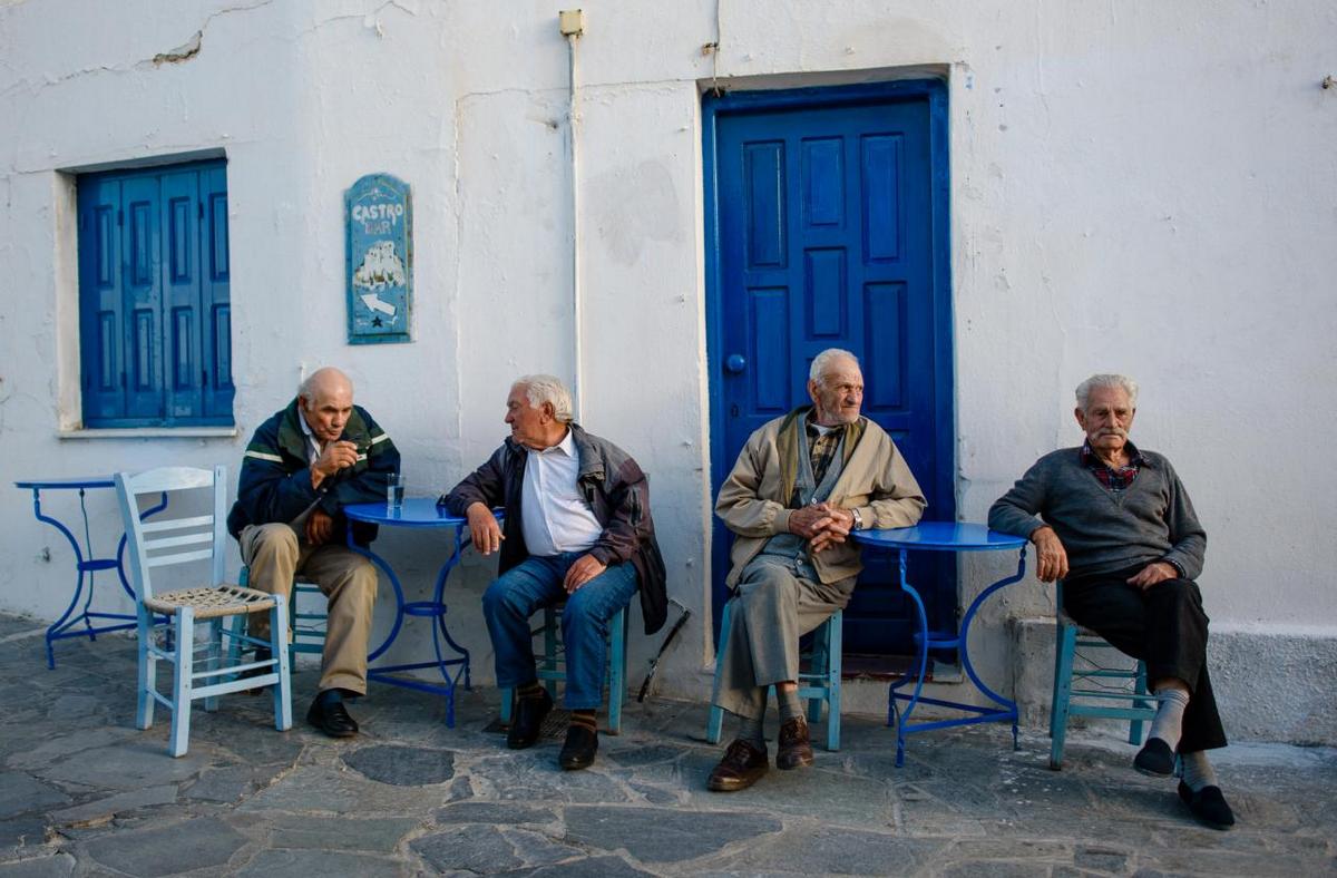 Щомісячний штраф у розмірі 100 євро для грецьких пенсіонерів, які не мають вакцини COVID