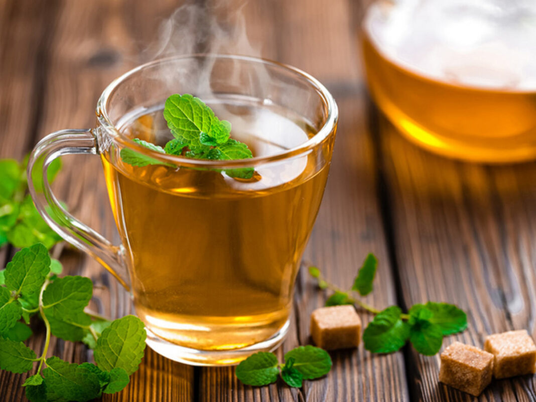 12 фантастичних причин пити м'ятний чай щодня