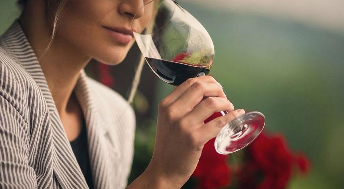 Нове дослідження: вино та шампанське захищають від COVID-19