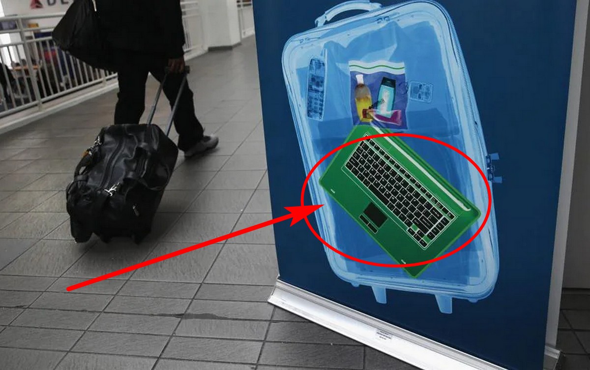 Туристам роз'яснили, чому ноутбук у ручній поклажі може зробити неприємний сюрприз