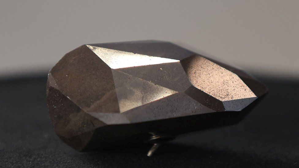 A billion-year-old diamond has been put up for auction