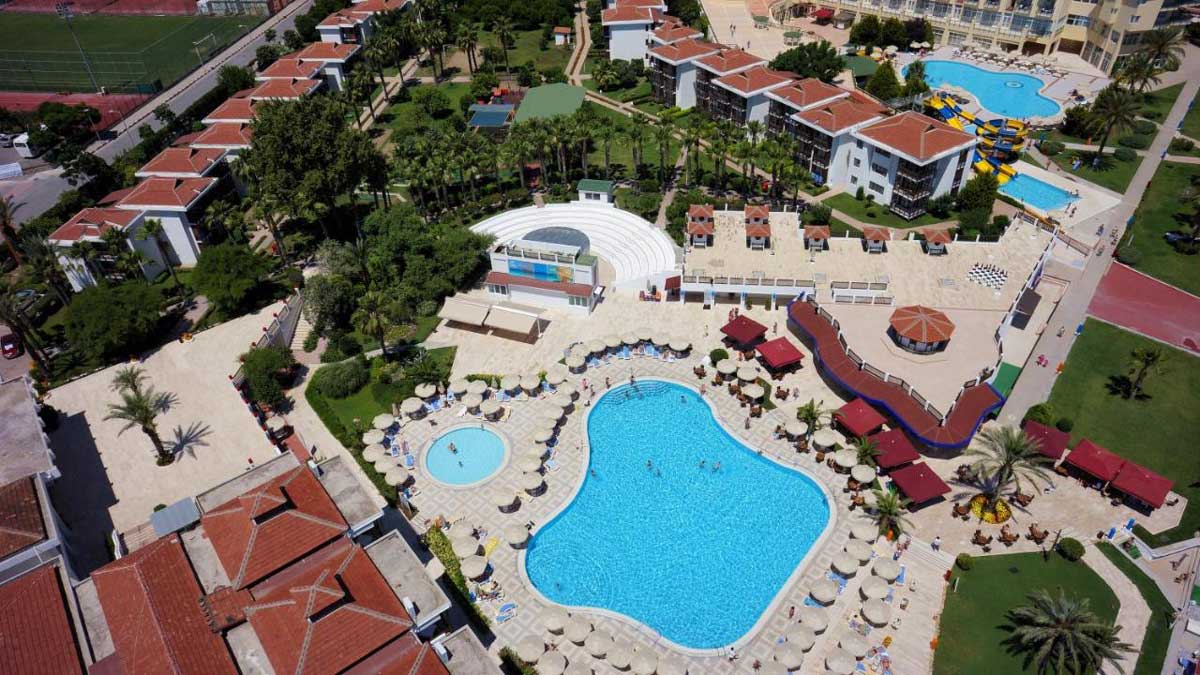 Молодіжні готелі Туреччини 2022 – тусовочні варіанти з дискотеками