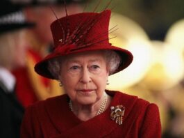 Британія випускає поштові марки на річницю сходження на престол Єлизавети II