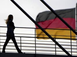 Німеччина звільнила більшу частину співробітників посольства у Києві