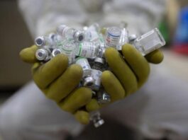 Johnson & Johnson тимчасово зупиняє виробництво вакцини від COVID-19