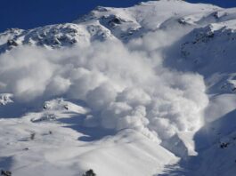 На курорті в австрійських Альпах лавина забрала життя чотирьох туристів