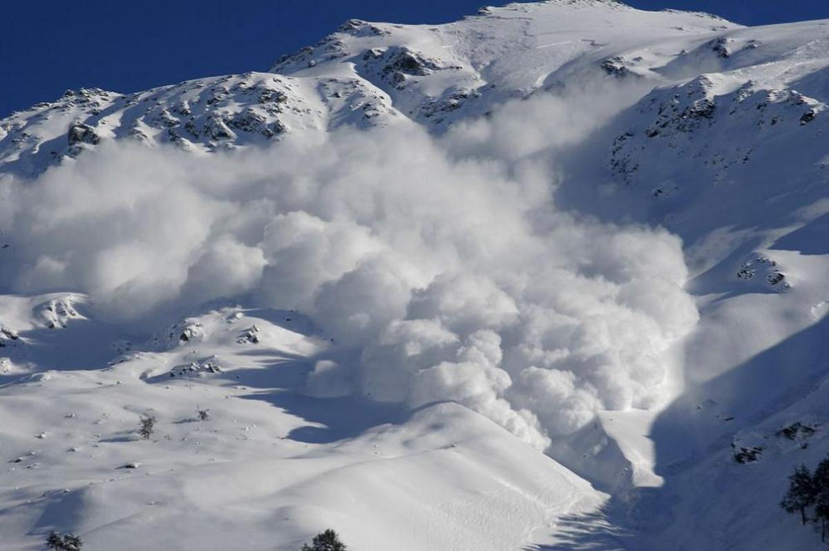 На курорті в австрійських Альпах лавина забрала життя чотирьох туристів 