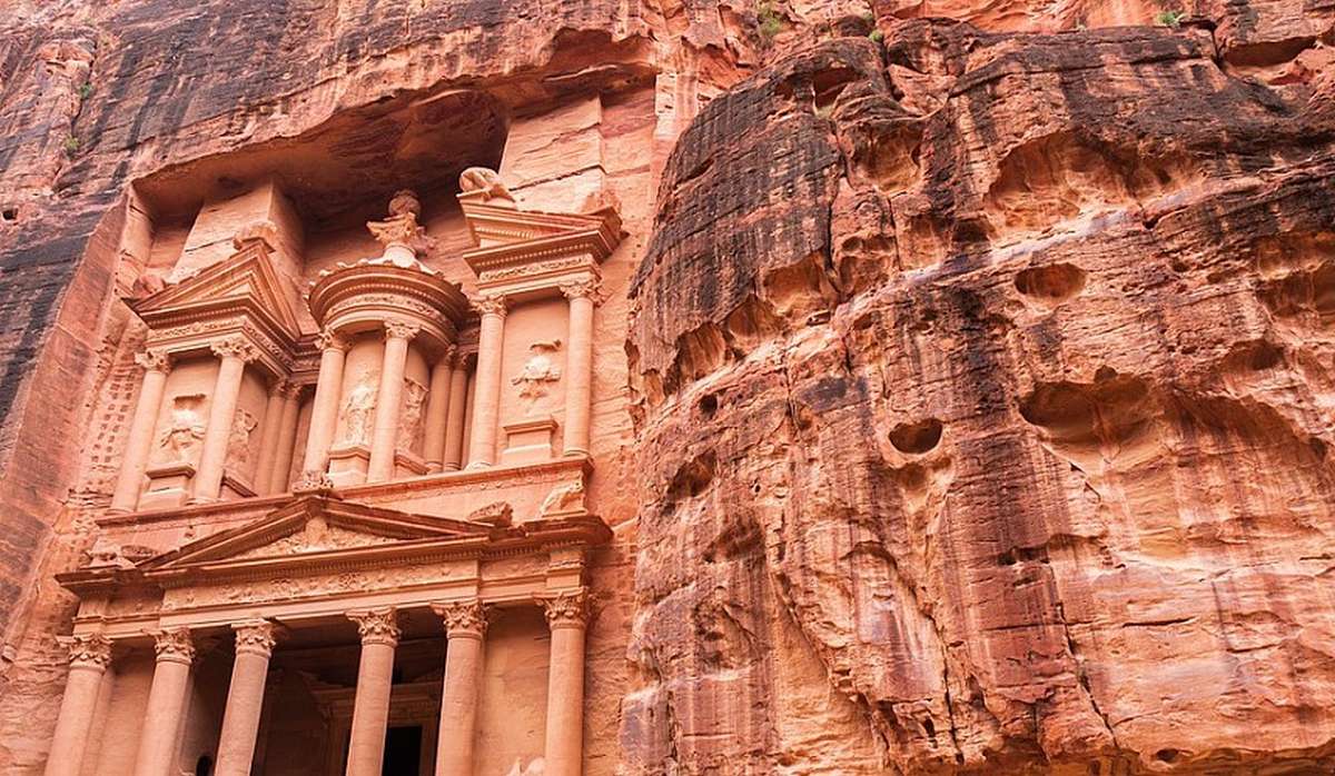 Йорданія скасовує ПЛР-тести для туристів