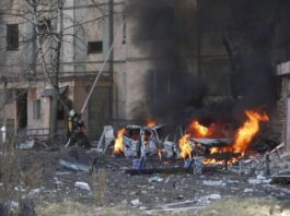 Мер Чернігова: Місто повністю зруйноване, ми в оточенні, переживаємо гуманітарну катастрофу