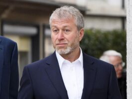 Пов'язаний з Абрамовичем літак, щодо якого запроваджено санкції, приземлився у Москві