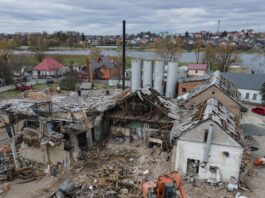 Київська область: ми знайшли два масові поховання з мирними жителями у місті Бородянка