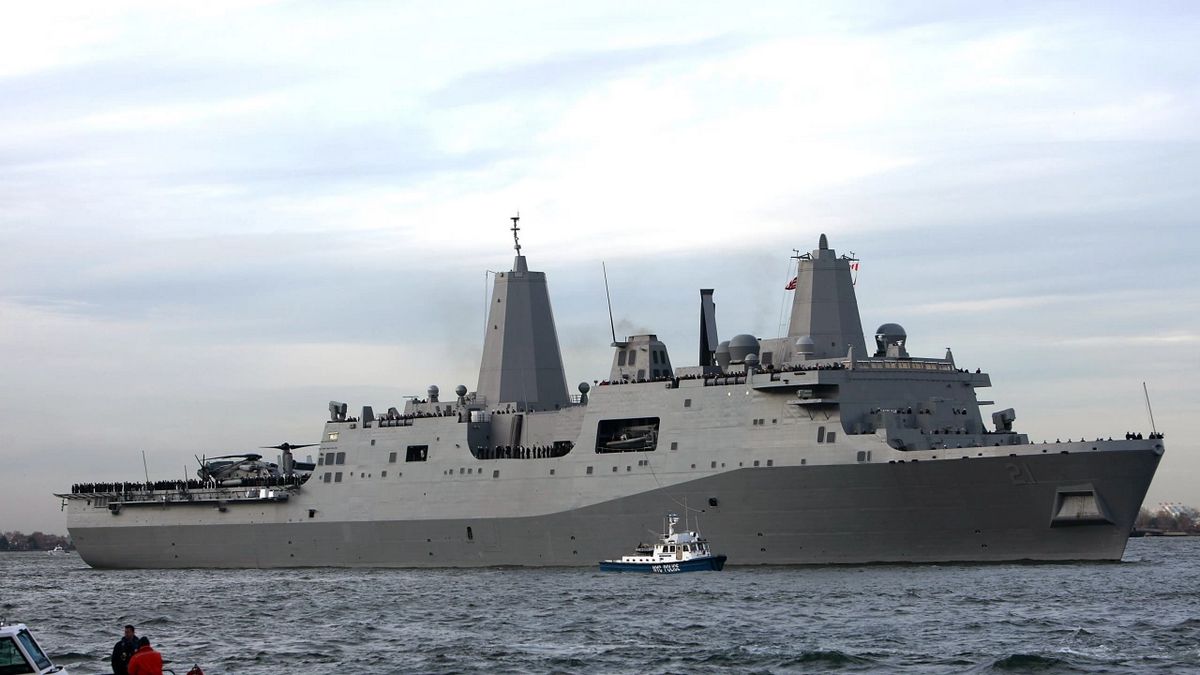 Іспанський корабель зі зброєю для України причалює у порту польського міста Гдиня
