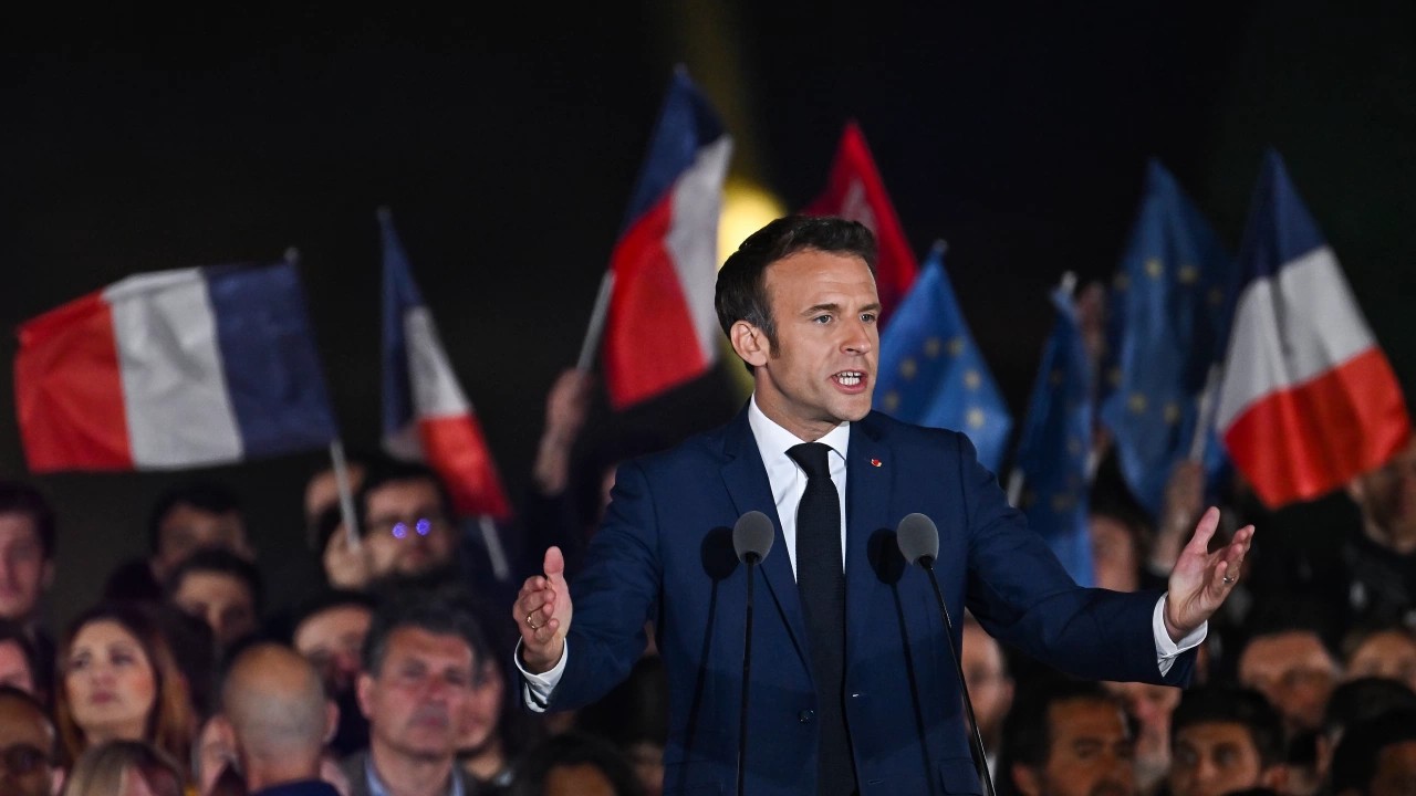 Макрон: Франція збільшить свою допомогу Україні