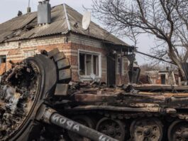 Великобританія: Росія змушена передислокувати війська на північному сході України
