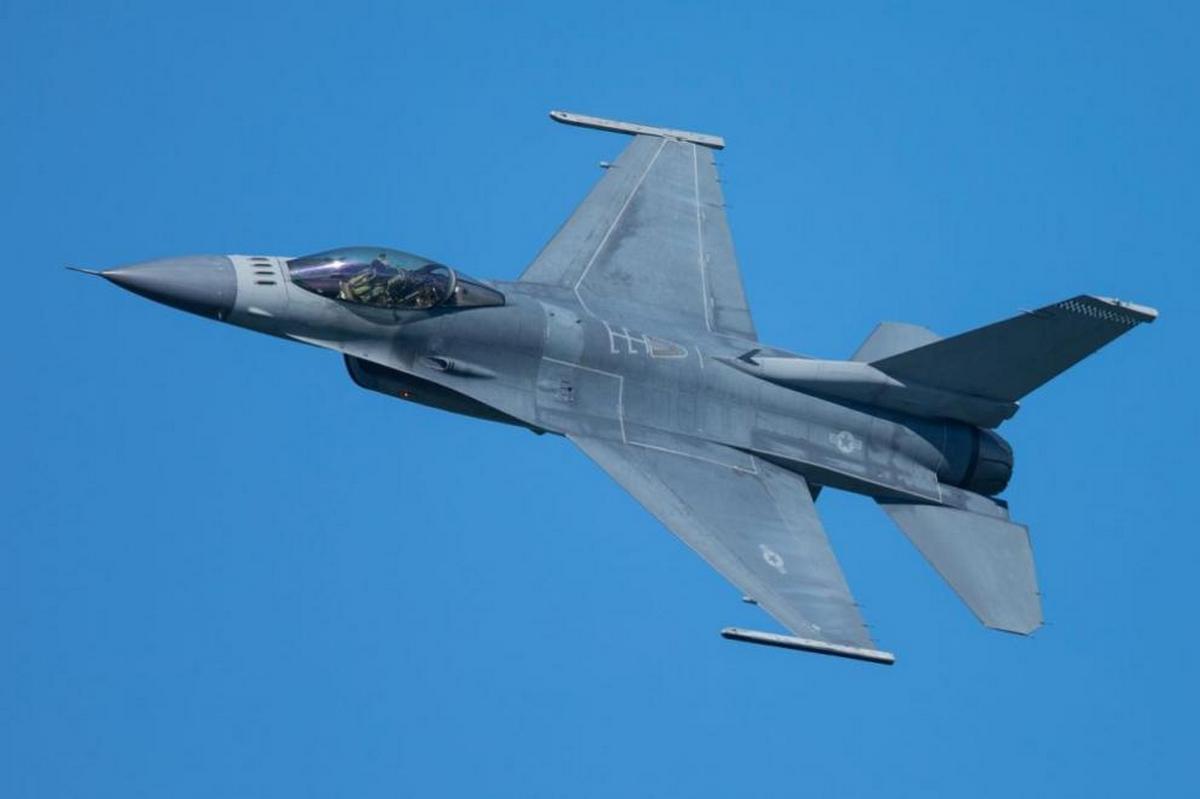 США схвалили продаж Болгарії 8 винищувачів F-16