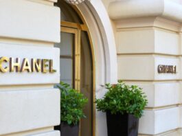 Бутіки Chanel у Парижі були прикрашені зображенням Гітлера