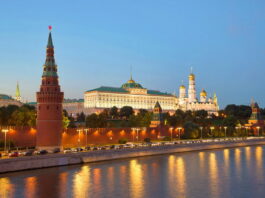 "Меморіал", одна із найстаріших правозахисних організацій країни, відстежує політичні репресії в сучасній Росії та документує злочини тоталітарного режиму в Радянському Союзі.