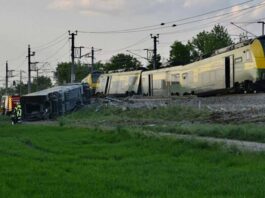 В Австрії поїзд із пасажирами зійшов із рейок. Є жертви