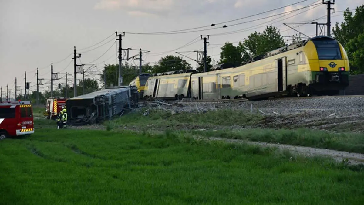 В Австрії поїзд із пасажирами зійшов із рейок. Є жертви