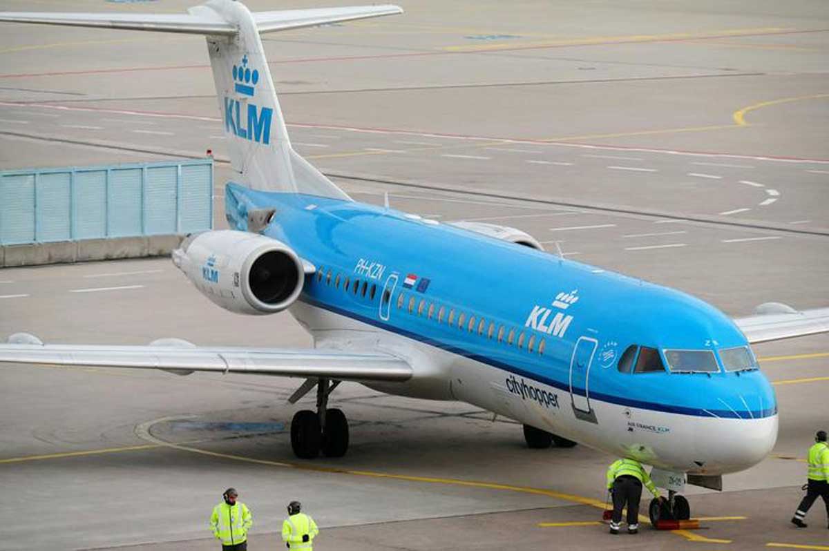 Авіакомпанії відмовляють пасажирам економ-класу через брак персоналу
