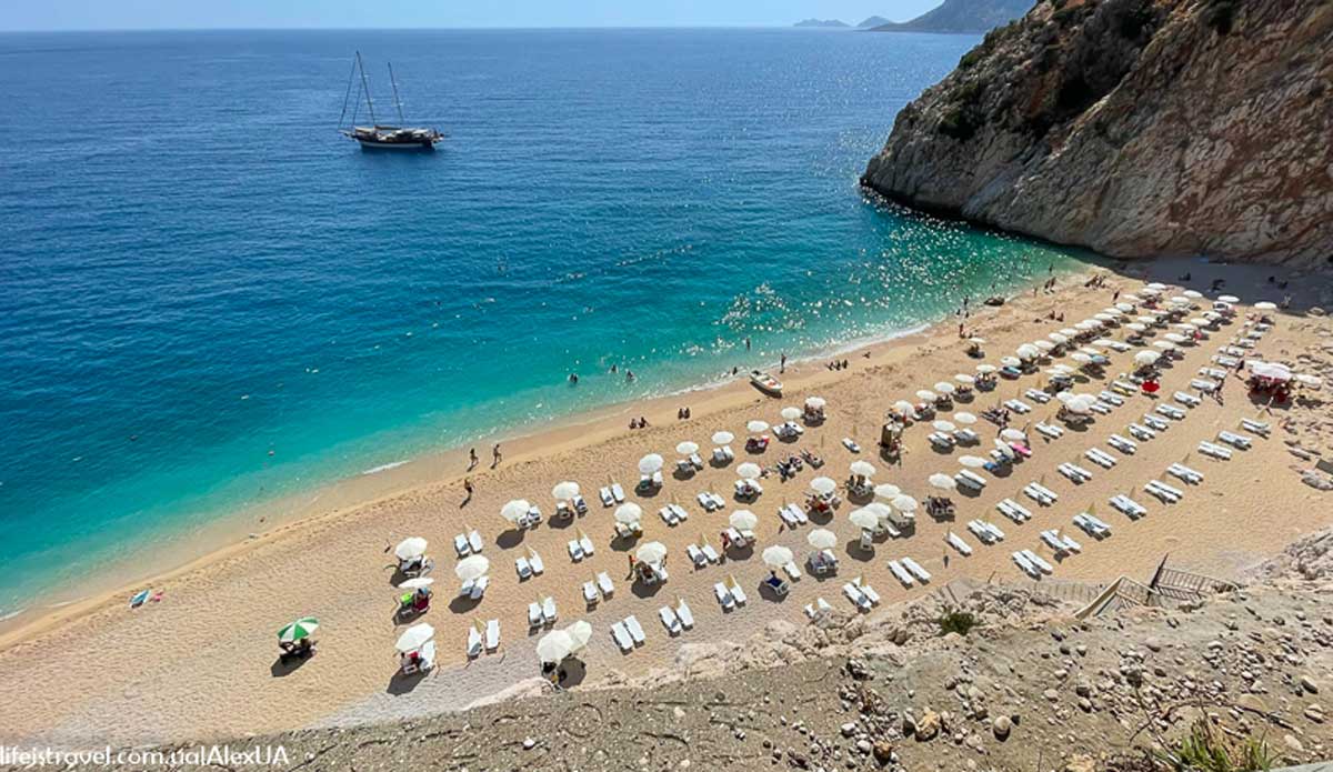 Пляж Капуташ в Анталії включений до ТОП-40 найкращих у Європі