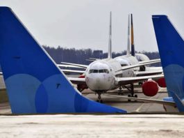 Сотні росіян застрягли в Аеропорту Анталії через затримку рейсу