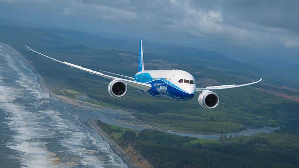Чим новий суперлітак Dreamliner від Boeing відрізняється від конкурентів?