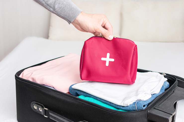Traveler's first aid kit: what to take with you on vacation in the summer
