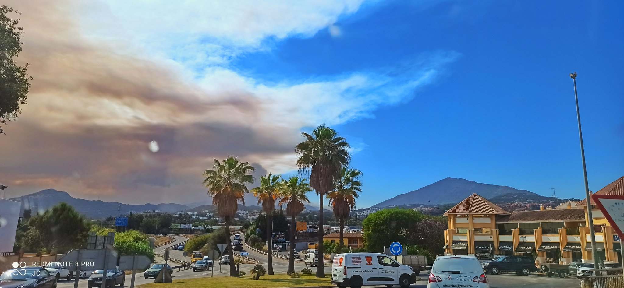 На популярний Іспанський курорт обрушились масштабні пожежі: почалась евакуація туристів