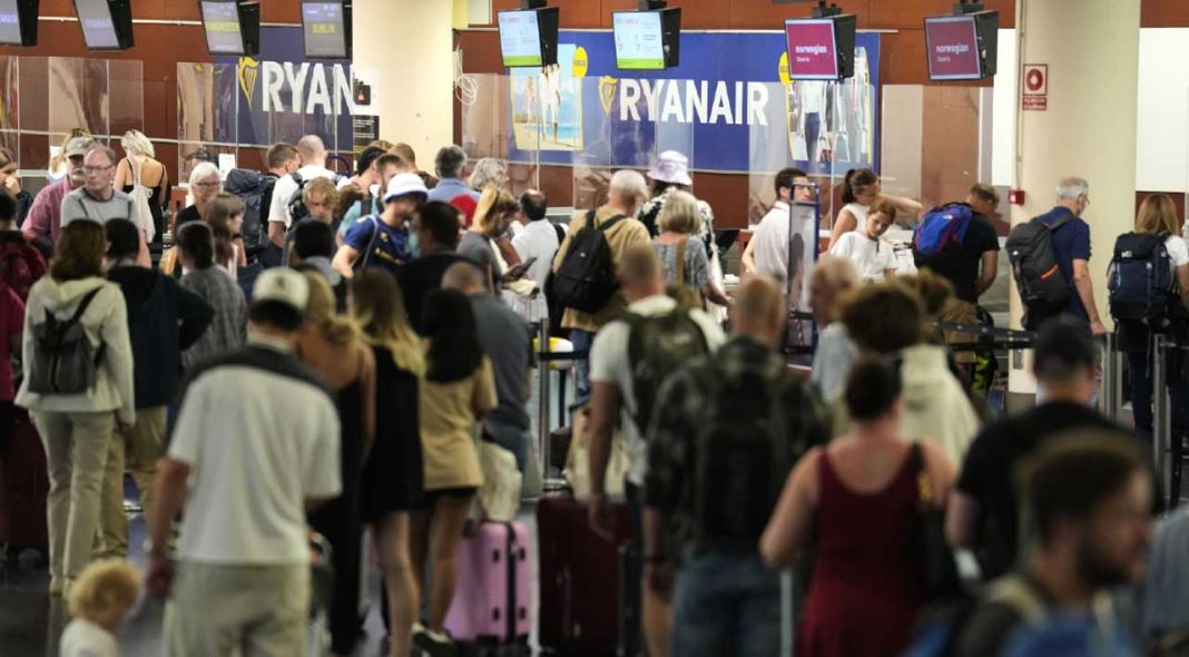 Складна ситуація в європейських аеропортах: Ще сотні рейсів скасовано