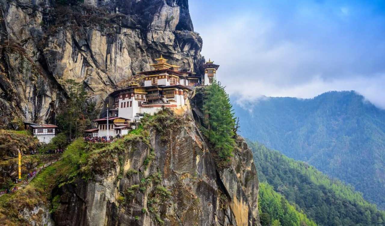 Бутан знову відкриває свої двері для міжнародного туризму