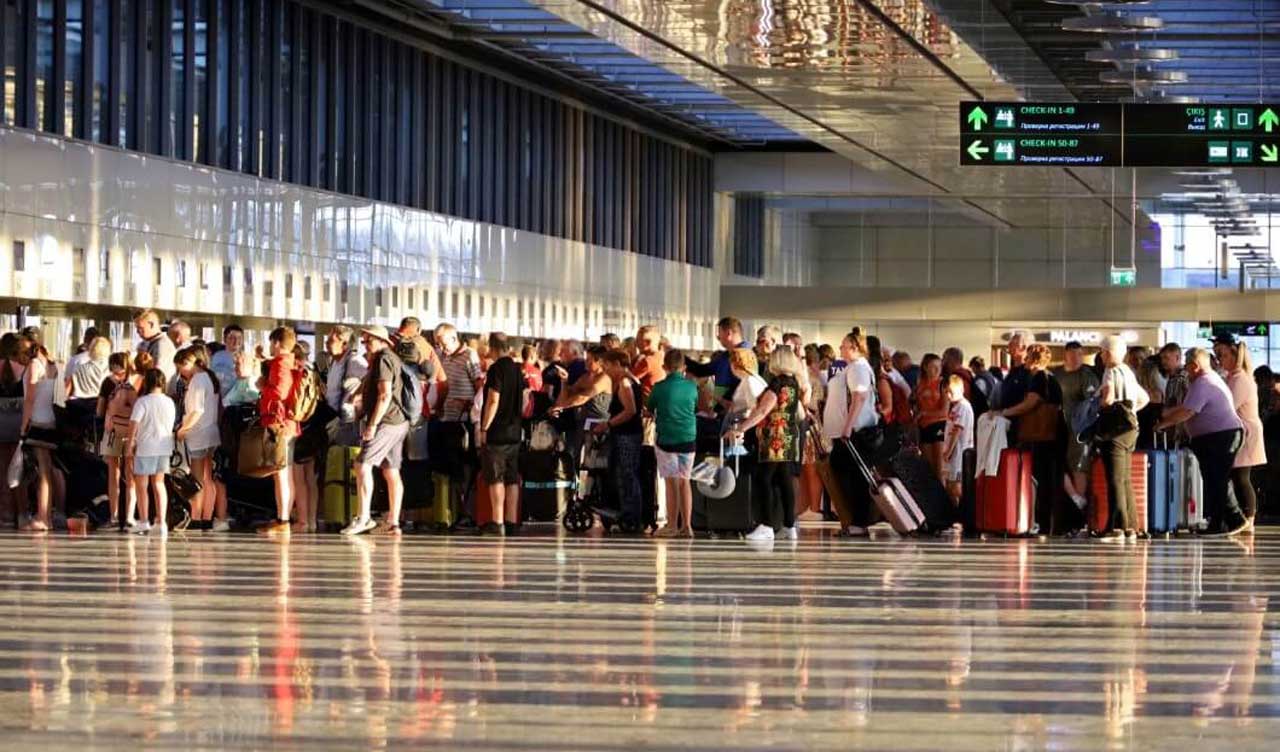 Нестача персоналу в аеропортах Європи ускладнює авіаперевезення