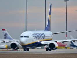 Найбільший лоукостер Європи повністю прибрав Україну зі своєї системи бронювання