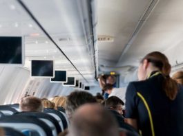 Польоти під час коронавірусу: Стюардеса дала кілька порад