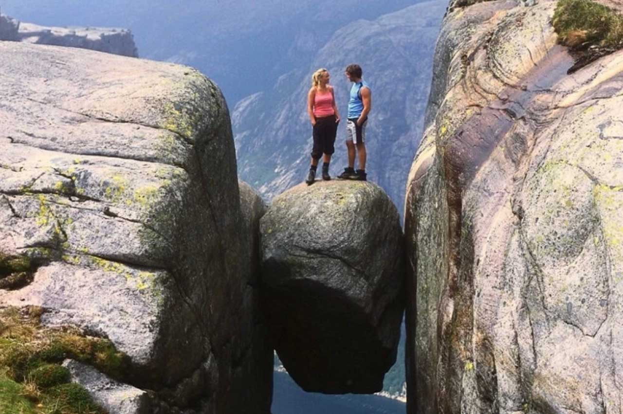 Горошина між скелями (Норвегія)