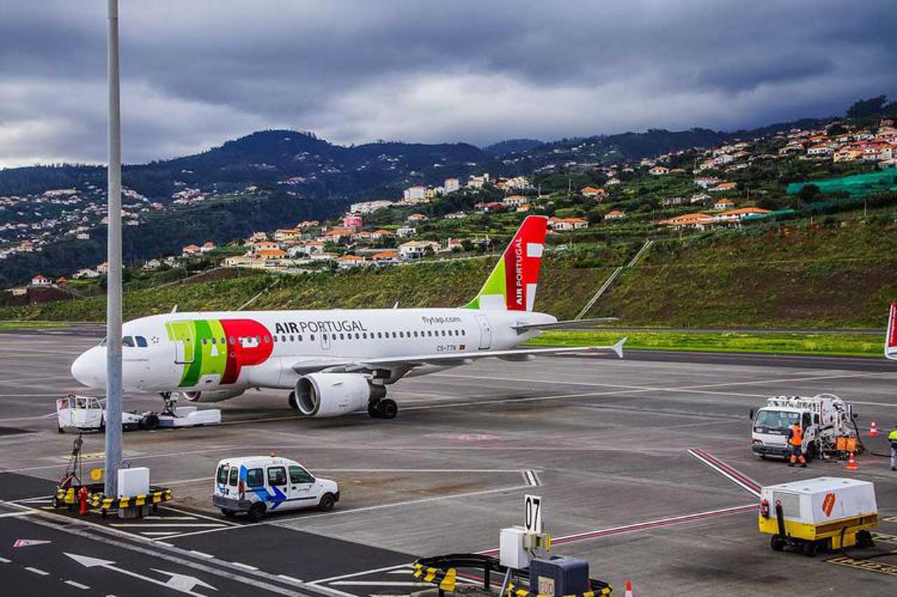 Влада Португалії попередила пасажирів про триденний страйк авіапрацівників
