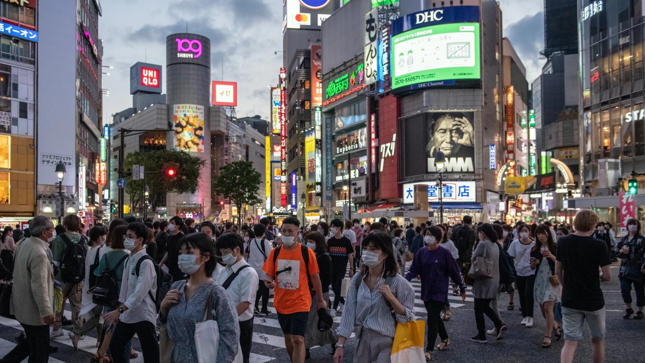 Японія хоче, щоб молоді люди випивали більше алкоголю, щоб стимулювати економіку та збирати податки