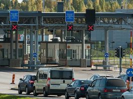 На фінському кордоні у росіян почали конфісковувати готівку