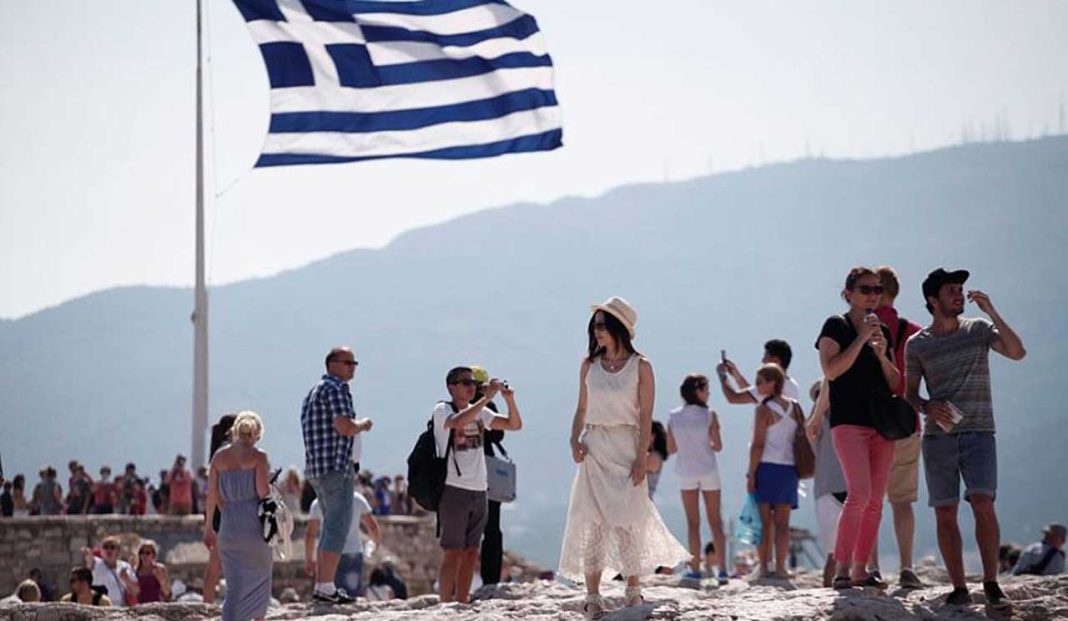 Греція знайшла заміну російським туристам і б'є рекорди з прибуття гостей