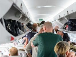 Стало відомо, навіщо авіакомпанії продають квитків на літак більше, ніж місць на ньому