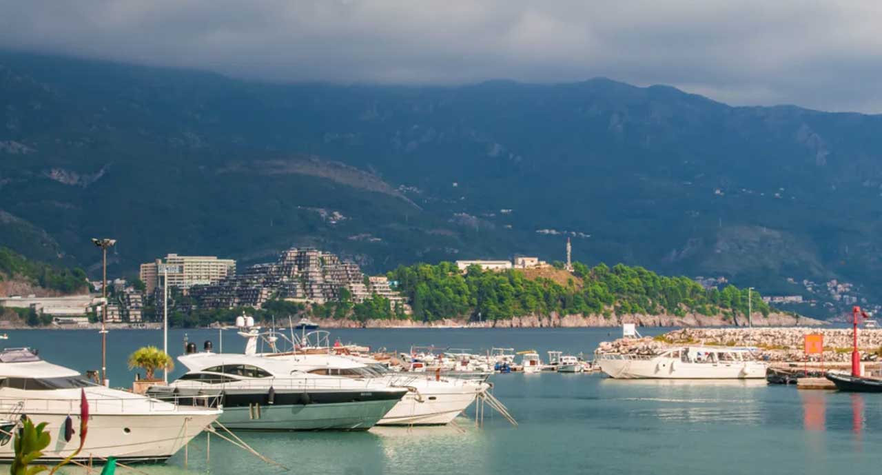 У Чорногорії в готелі отруїлися близько 100 туристів