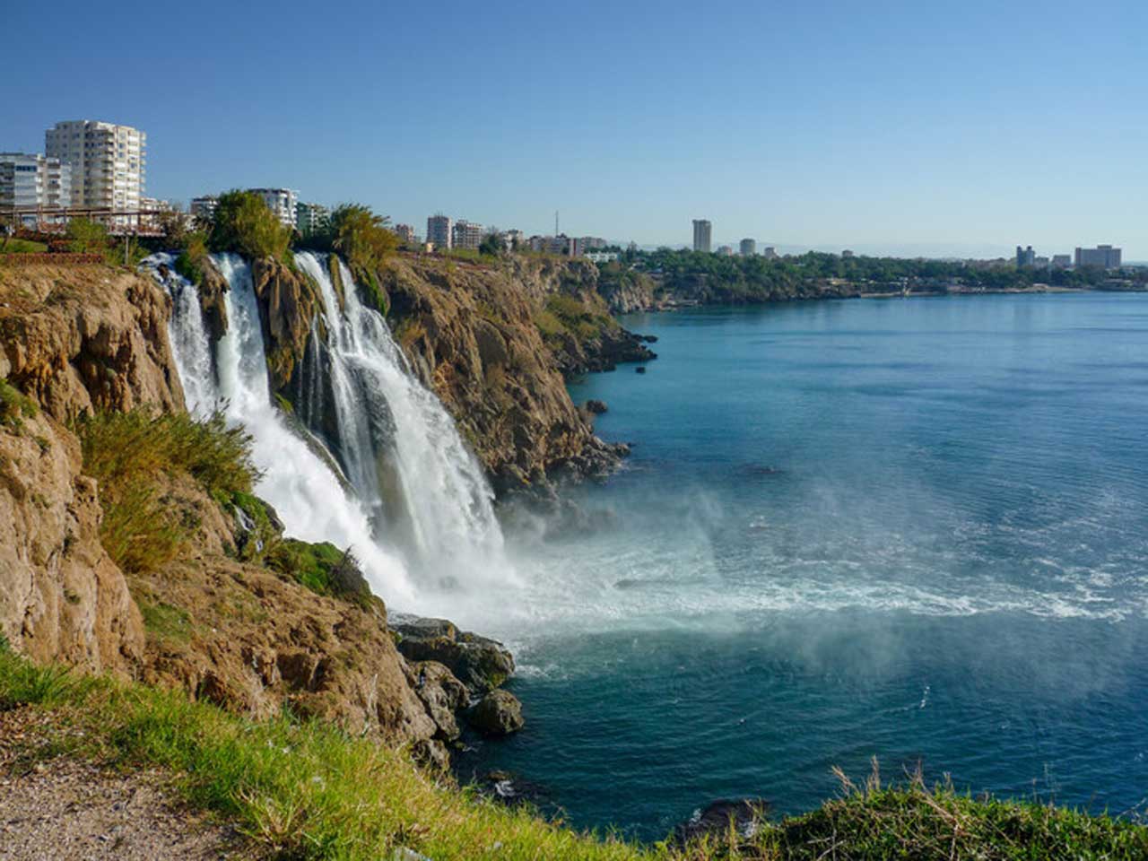 Турпотік до Анталії досяг допандемійного рівня