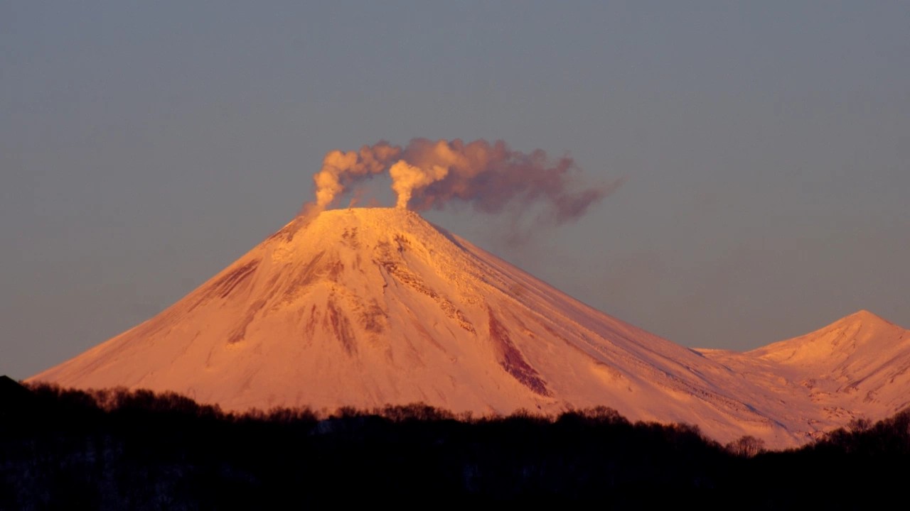 8 російських туристів загинули під час сходження на вулкан на Камчатці