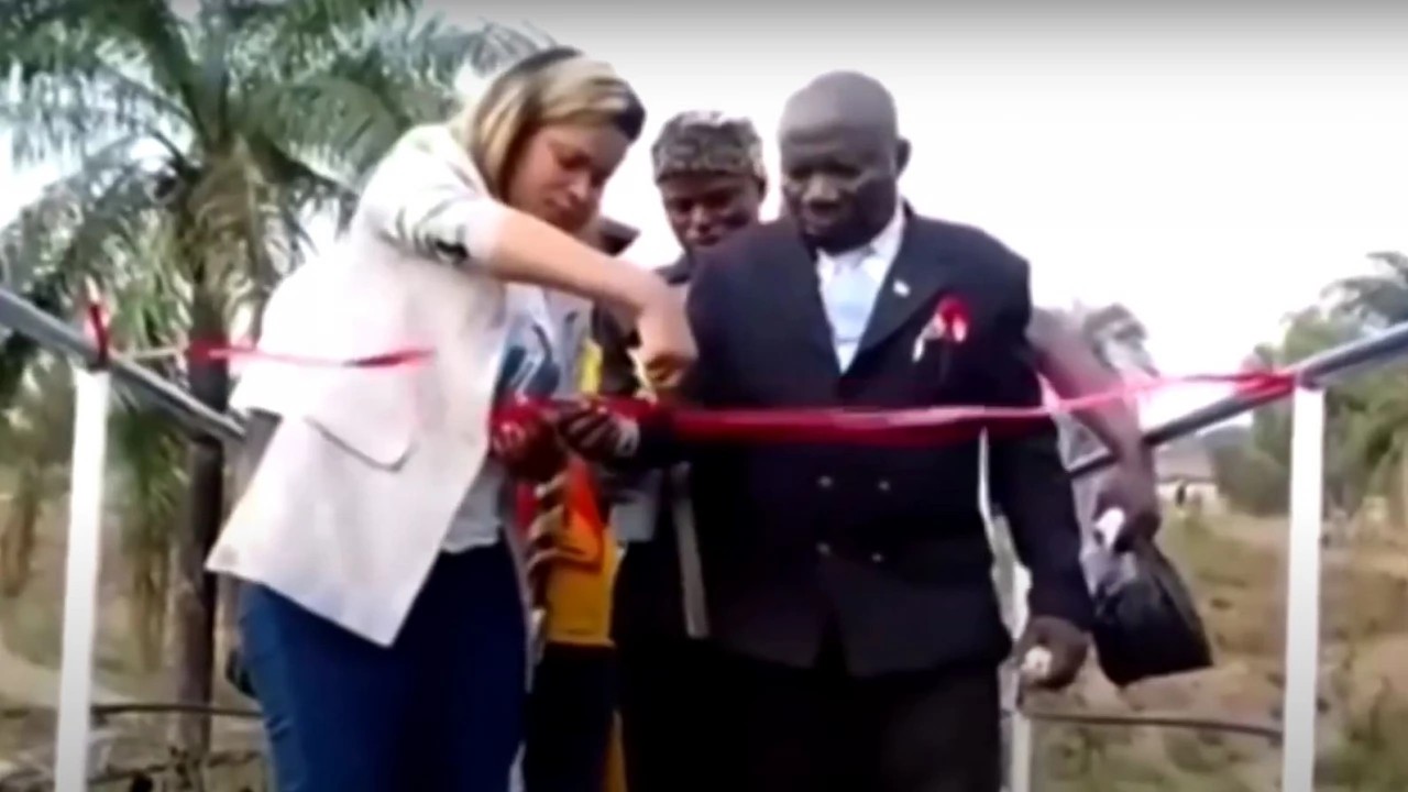 В Конго обвалився міст під час його офіційного відкриття (відео)