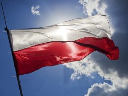 Польща забороняє в'їзд російських громадян повітряним та морським транспортом