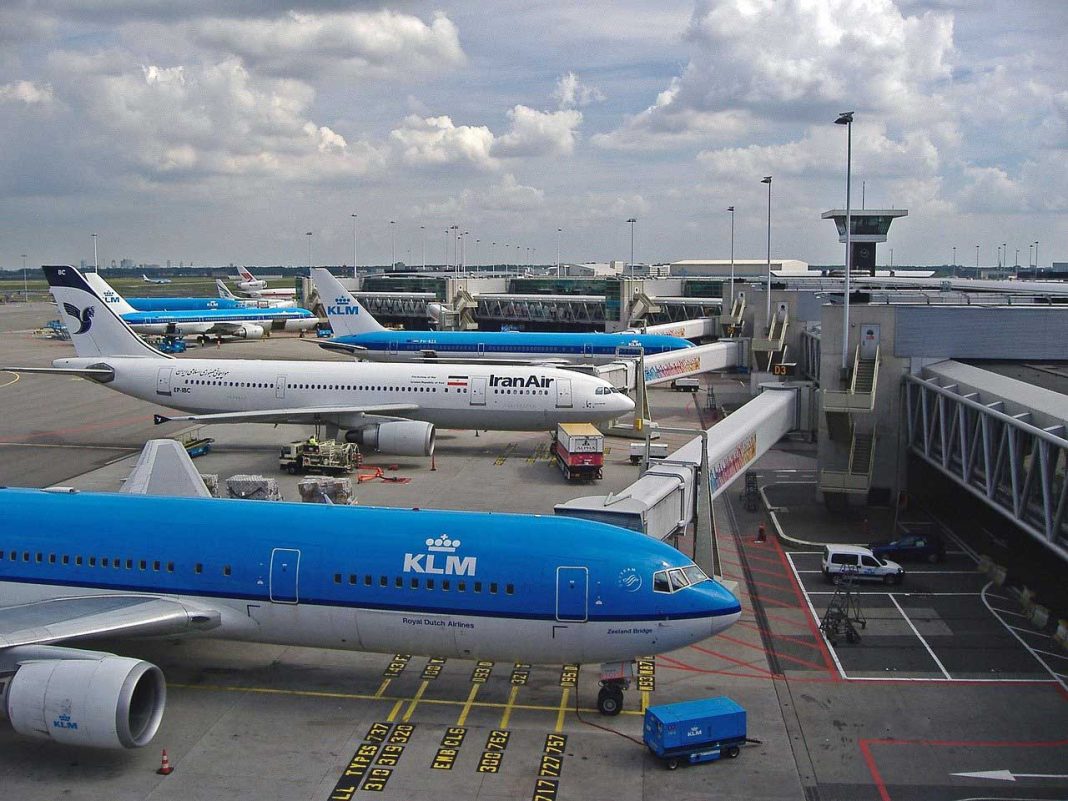 Аеропорт Амстердама попросив авіакомпанії скасувати рейси