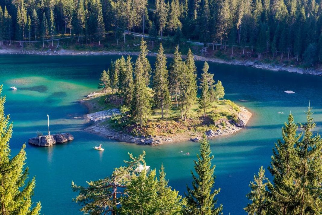 У Швейцарії запровадили плату для інстаграмерів за милування озером Каума